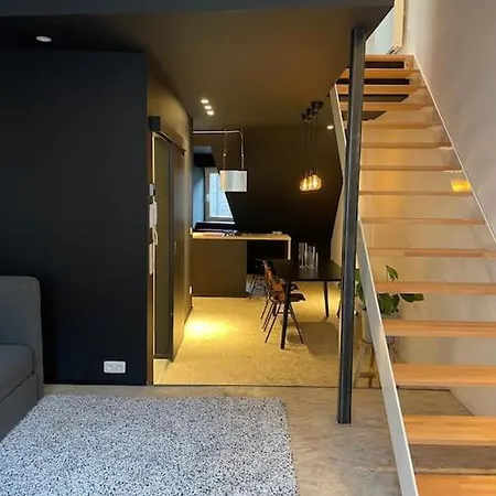 Duplex In The Historic Heart Of - 3rd Floor * 리에주